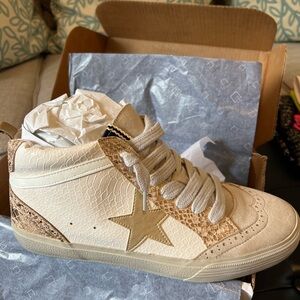 SHUSHOP Paulina star mid tops in “blush snake”. NEW IN BOX.